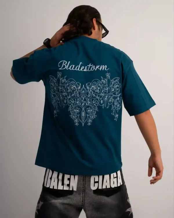 پشت تیشرت سبز غازی Bladestorm با طراحی خاص و گلدوزی هنری